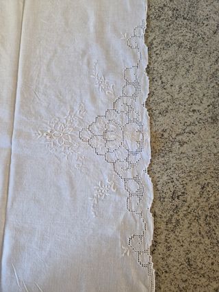 Salvietta vintage ricamata in lino