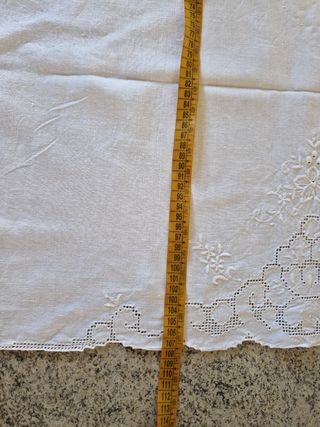 Salvietta vintage ricamata in lino