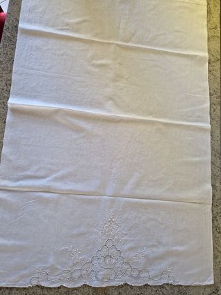 Salvietta vintage ricamata in lino