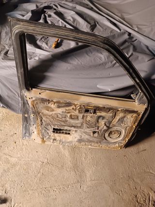 Puerta Nissan Terrano I