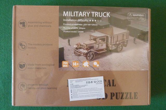 Book nook / maqueta madera PRECINTADA.