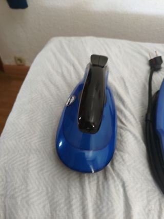 Plancha sin cable azul