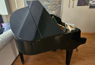 Piano de media cola Hupfeld