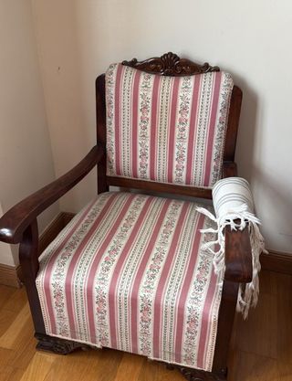 Poltrone antiche in stile vintage.
Due è uguale
110€