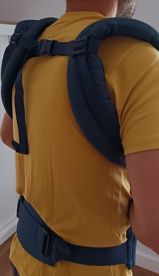 Mochila Ergobaby y adaptador recien nacido