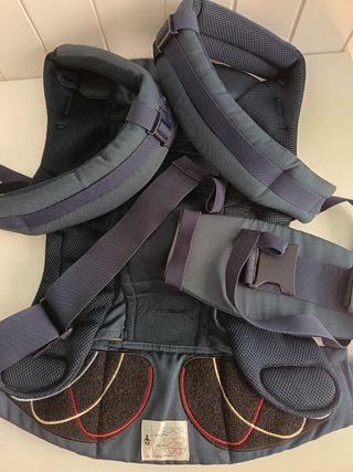 Mochila Ergobaby y adaptador recien nacido