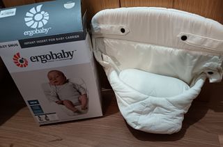 Mochila Ergobaby y adaptador recien nacido