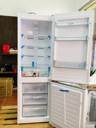 Nevera SHARP 185x60 No Frost Combi FRIGOMARK