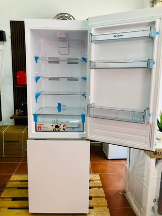 Nevera SHARP 185x60 No Frost Combi FRIGOMARK