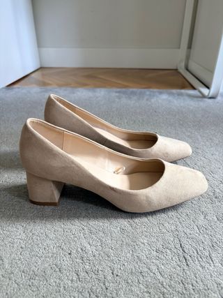 Zapatos de tacón Zara Basic Collection beige