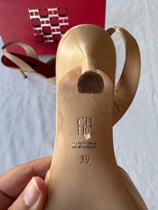 Sandalias Slingback Carolina Herrera Beige