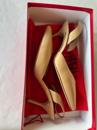 Sandalias Slingback Carolina Herrera Beige