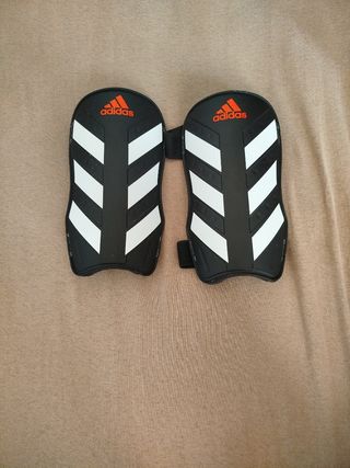 Espinilleras Adidas Everlite