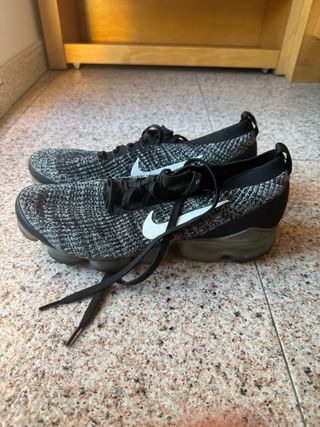 Nike Air Vapormax Negro/Gris