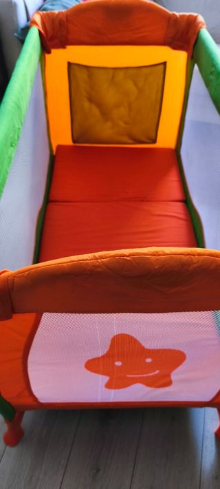 Cuna de viaje plegable