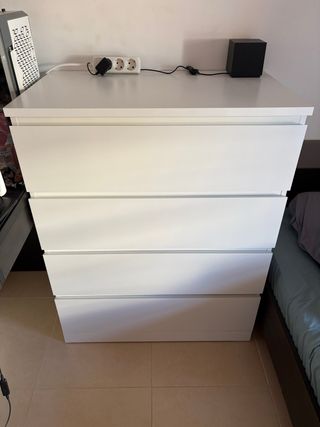 Cajonera blanca de madera