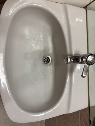 Mueble de baño y lavabo Roca grisáceo 