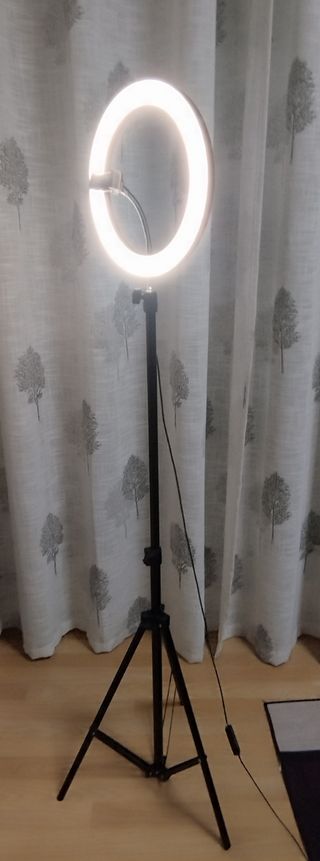 Aro de luz LED regulable con trípode