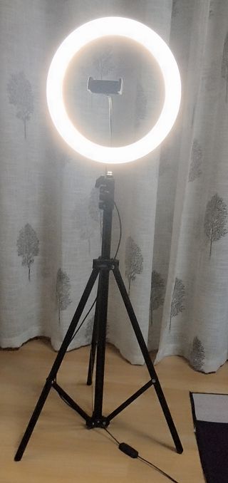 Aro de luz LED regulable con trípode