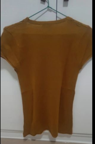 Jersey Bershka punto mostaza talla M