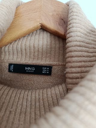 Jersey Mango cuello alto beige talla M