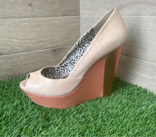 Zapatos de cuña peep toe beige y rosa