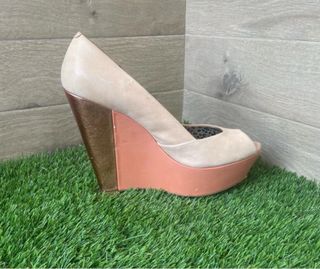 Zapatos de cuña peep toe beige y rosa
