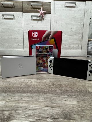 Nintendo Switch OLED Blanca + Mario Kart 8 Deluxe