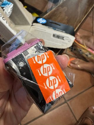 Tinta HP 301 Tricolor Nueva
Caja abierta por error