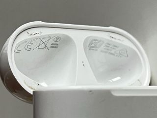 estuche AirPods Apple 2a generación