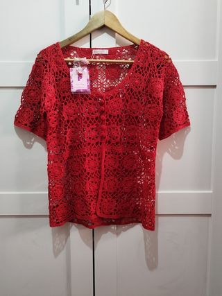 Chaquetilla crochet roja