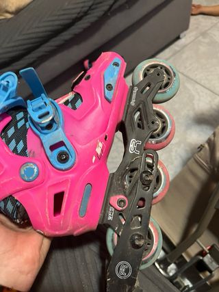 Patines en línea rosas y azules