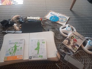 Lote Wii: Consola, Volantes, balance  y Juegos