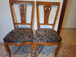 Seis sillas de comedor de madera