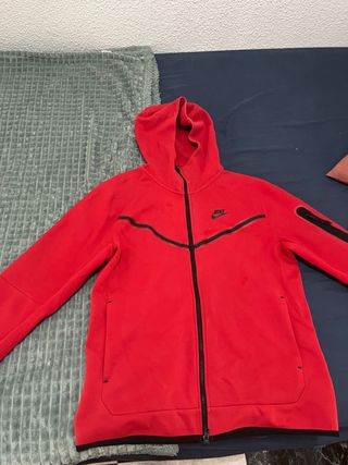 Nike Tech Fleece Roja Talla M
