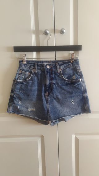 Falda pantalón vaquera desgastada