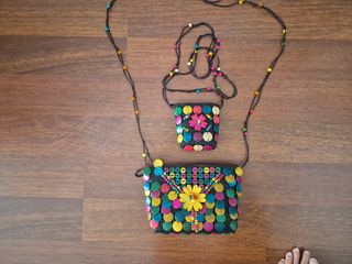 Bolsos de mano y bandolera con abalorios