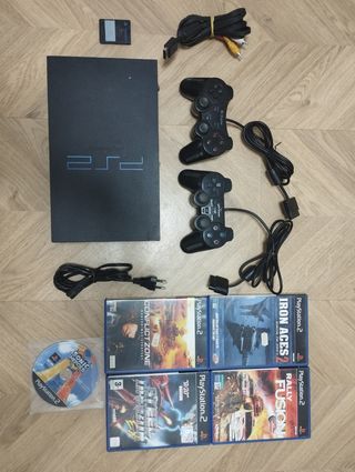 Ps2 con 2 controller e giochi