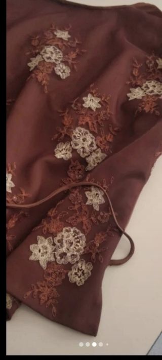 Conjunto falda blusa señora marrón de raso y encaj