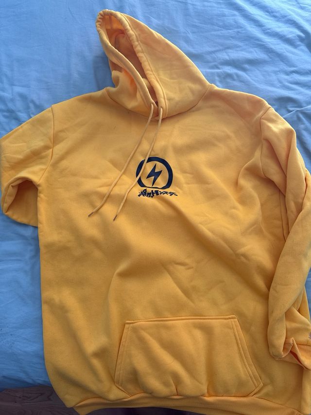 Sudadera Pikachu Pokémon Amarilla
