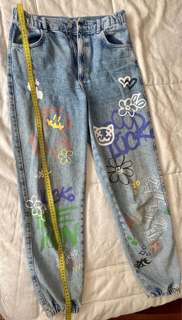 Jogger Bershka mujer con estampados