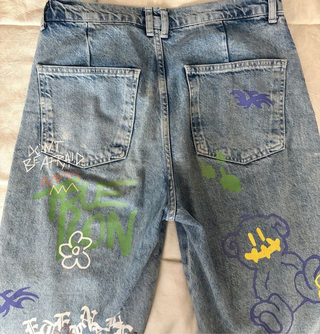 Jogger Bershka mujer con estampados