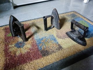 3 Planchas antiguas de hierro fundido