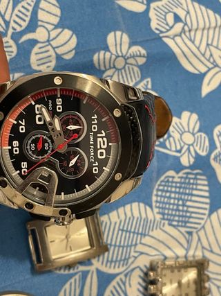 Reloj Time Force Negro y Plateado