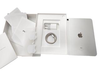 APPLE IPAD 10º GENERACION A2695 64GB + CAJA + CARGADOR