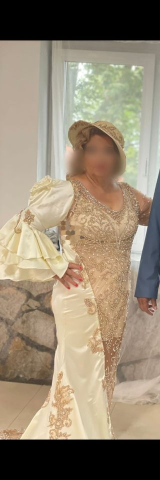Vestido de boda gitana dorado y blanco