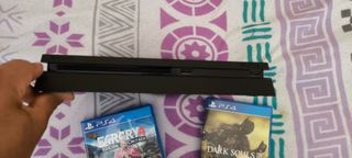 PS4 Slim 1TB Negra + 2 Juegos