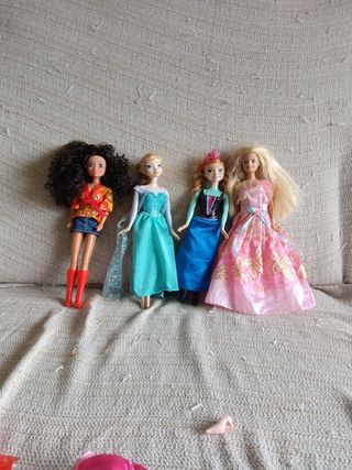 Muñecas Barbie, Elsa y Anna Frozen
