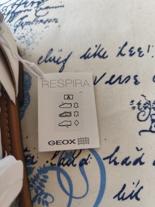 Sandalias Geox Mujer Plata y Blanco