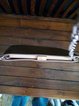 Bolso de mano con cadena